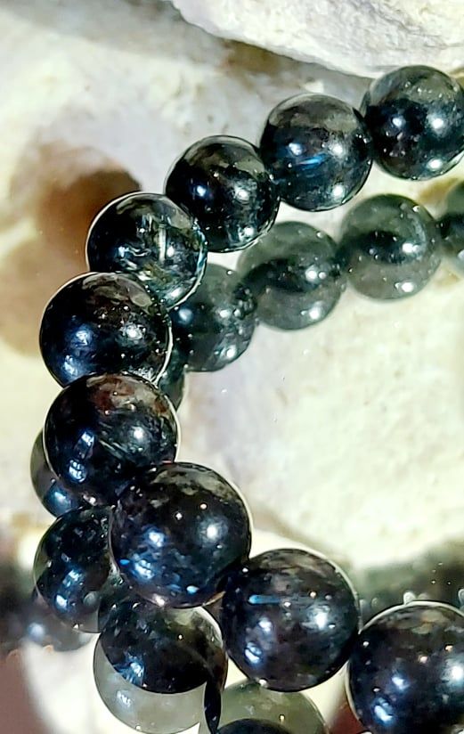 Arfvedsonite healing stone bracelet
