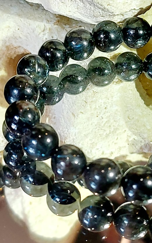 Arfvedsonite healing stone bracelet